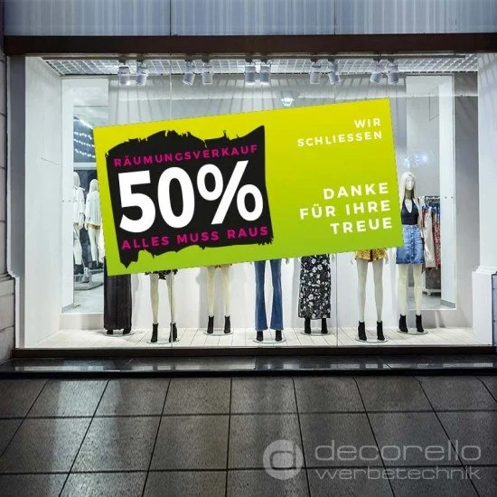 Räumungsverkauf Plakat bei Geschäftsaufgabe